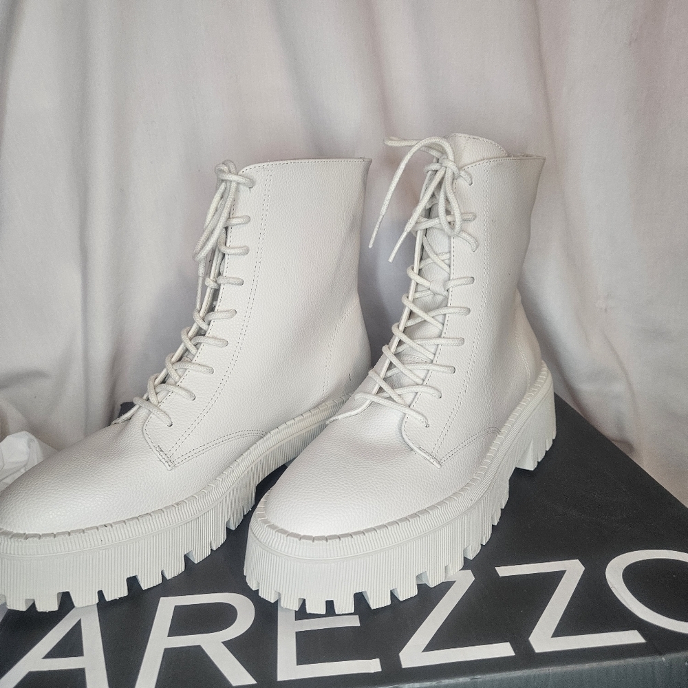 Arezzo MAYA Pull On Lug Sole Combat & Lace-Up Boots Sz 9 Retail $200
